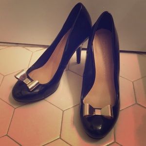 Lauren Conrad Black and Gold Bow Heels